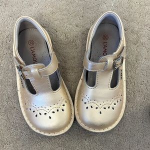 L'Amour Ruthie T-Strap | Girl's Mary Jane Flat (Toddler/Little Kid)